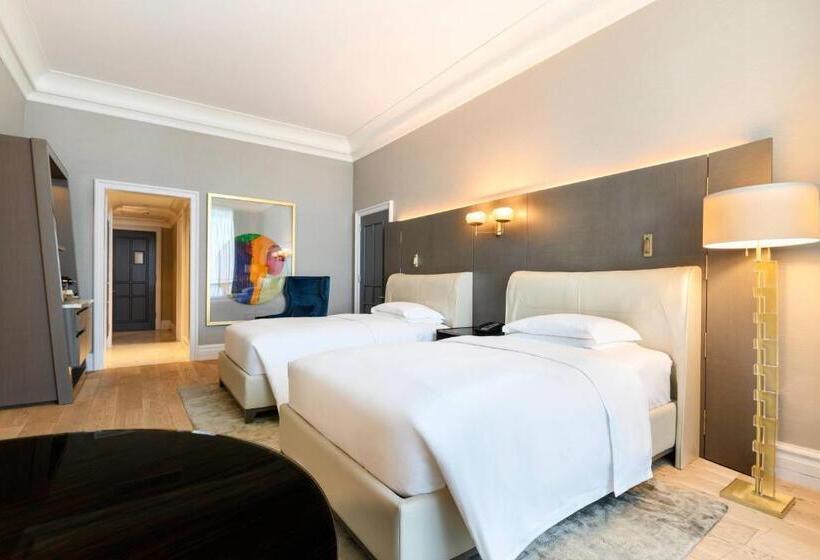 غرفة ديلوكس مطلّة علي البحر, The Ritzcarlton, Doha