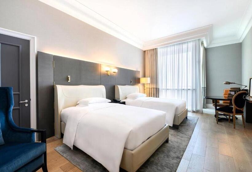 غرفة كلوب, The Ritzcarlton, Doha