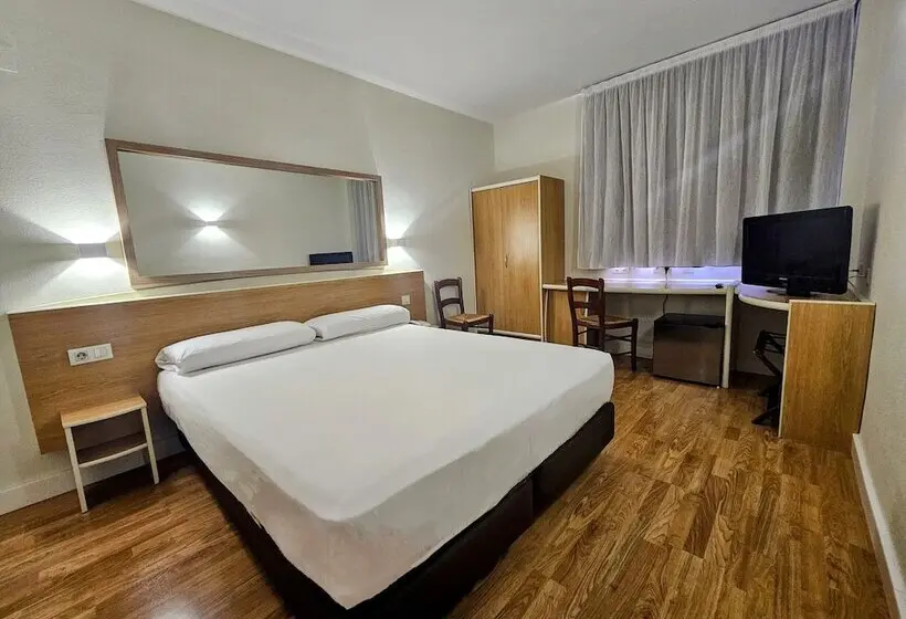 اتاق استاندارد, YIT Ciudad de Elche