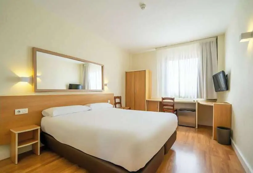 اتاق استاندارد, YIT Ciudad de Elche