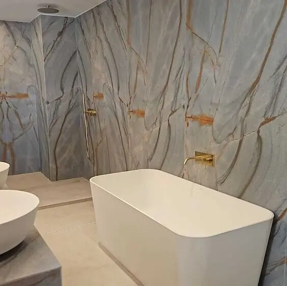 سوییت جونیور لوکس, YIT Ciudad de Elche