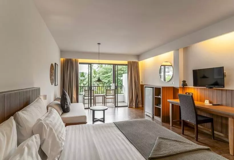 プールの見えるデラックスルーム, Sunprime Kamala Beach