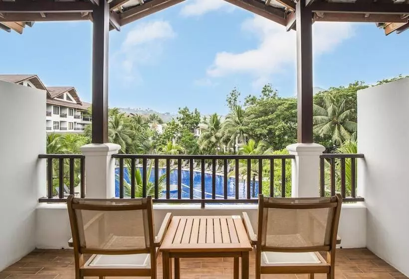 プールの見えるデラックスルーム, Sunprime Kamala Beach