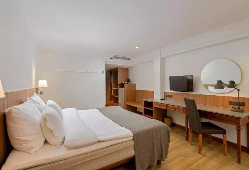 テラス付きデラックスルーム, Sunprime Kamala Beach
