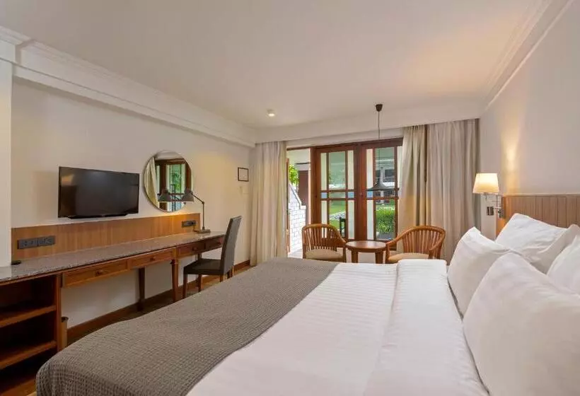 テラス付きデラックスルーム, Sunprime Kamala Beach