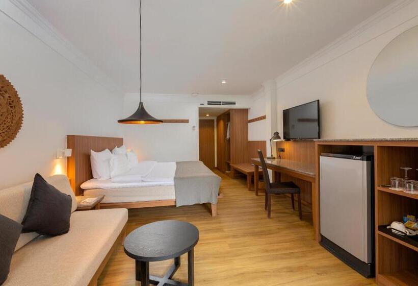 Номер Deluxe, Sunprime Kamala Beach