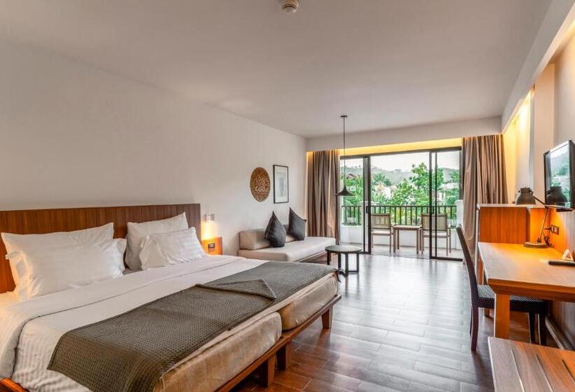 풀장 전망 디럭스 룸, Sunprime Kamala Beach