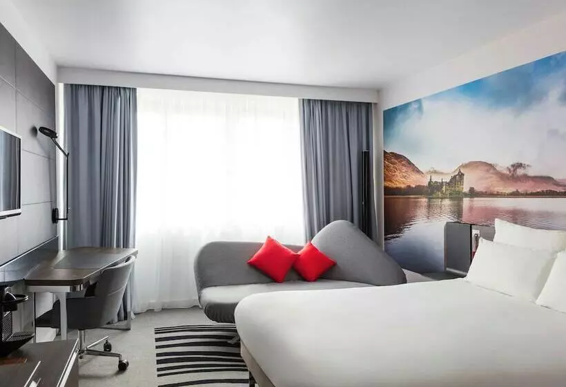 Executive Room Queen Bed, Novotel Edinburgh Centre