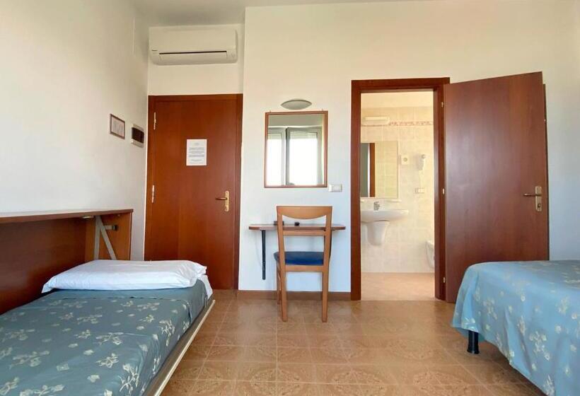 Quarto Triplo Estandar, Sayonara