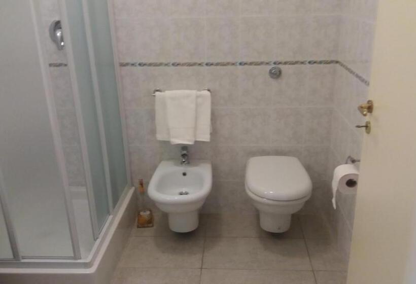 غرفة قياسية, Villa Damanti