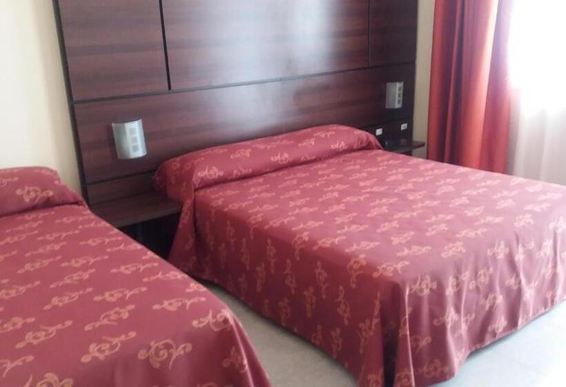 غرفة قياسية ثلاثية, Villa Damanti