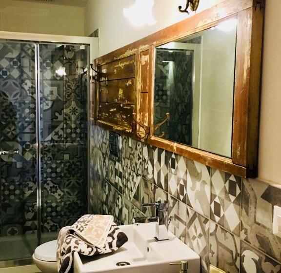 带阳台的豪华间, Locanda Sette Fate Spa E Solarium