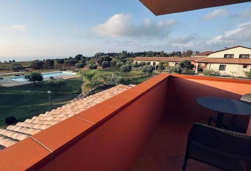 غرفة عائلية مطلّة علي البحر, B&b Casale Pietrantica Tropea