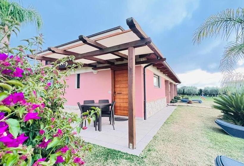 شقة غرفة واحدة مطلة على حمام السباحة, B&b Casale Pietrantica Tropea