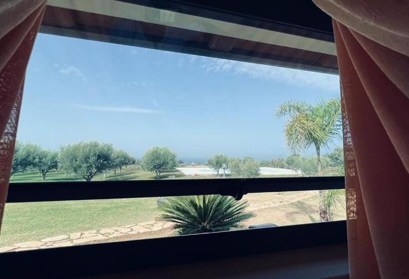 Апартаменты 1 Спальня Вид на Бассейн, B&b Casale Pietrantica Tropea