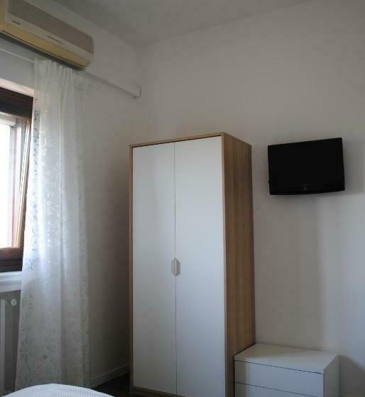 キングサイズベッドのスタンダードルーム, Annavi