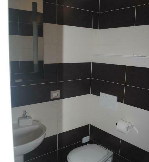 キングサイズベッドのスタンダードルーム, Annavi