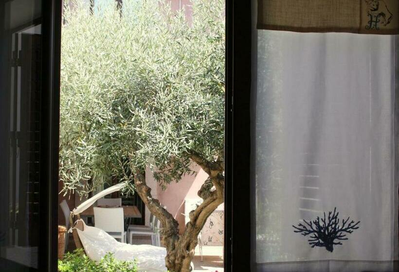 Четырехместный Номер Стандарт, Hibiscus Villasimius B&b