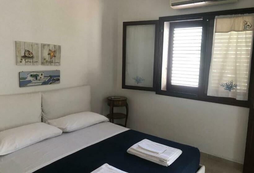 4인용 스탠다드 룸, Hibiscus Villasimius B&b