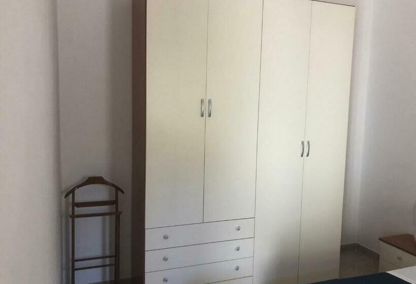 4인용 스탠다드 룸, Hibiscus Villasimius B&b