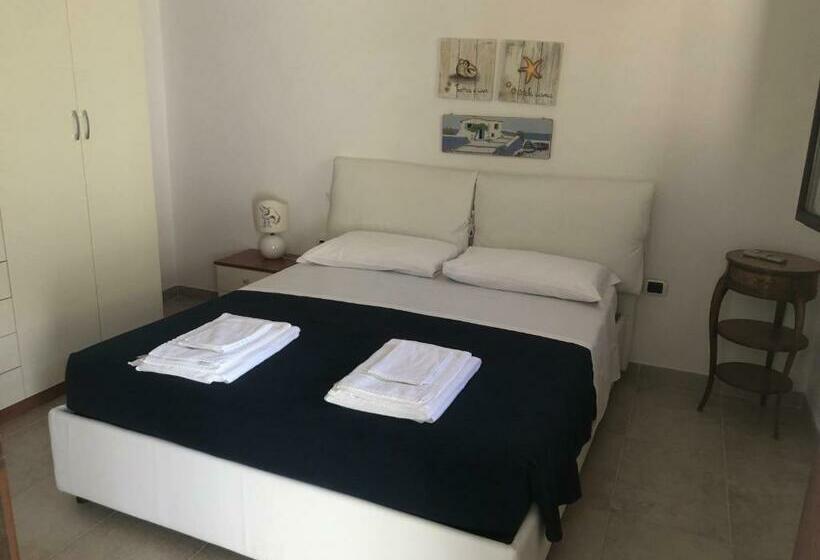 4인용 스탠다드 룸, Hibiscus Villasimius B&b