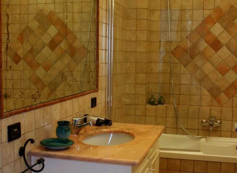 디럭스 룸, Hibiscus Villasimius B&b