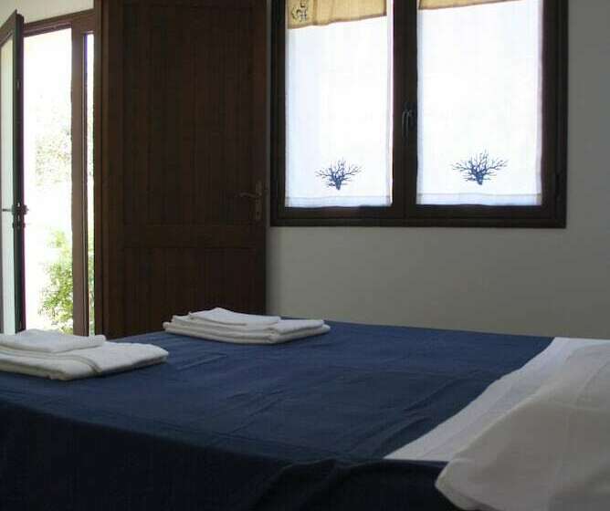 4인용 스탠다드 룸, Hibiscus Villasimius B&b