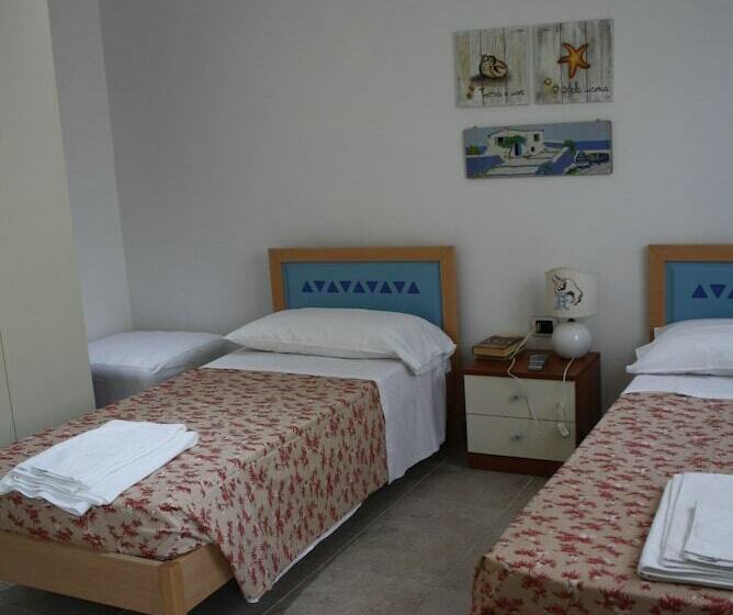 4인용 스탠다드 룸, Hibiscus Villasimius B&b