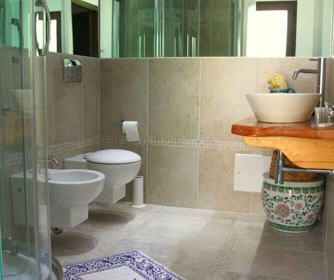 4인용 스탠다드 룸, Hibiscus Villasimius B&b