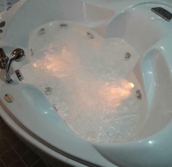 סוויטה עם ג'קוזי, Borgo Paradiso