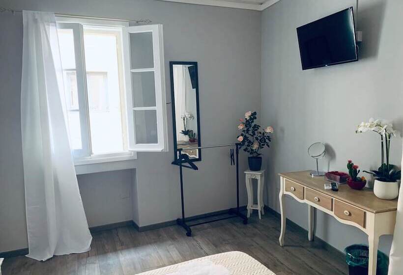 اتاق استاندارد با چشم‌انداز, Domus Regia