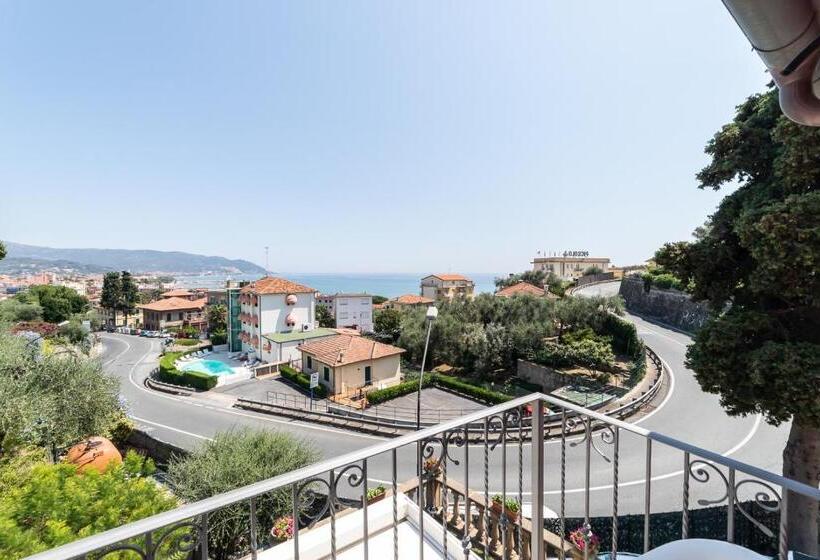 带海景标准四人间, Il Viaggio