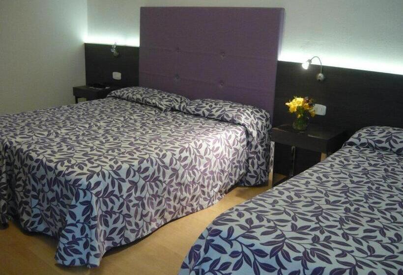 חדר סטנדרט לשלושה, Lily