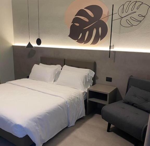 수피리어 룸, Lily