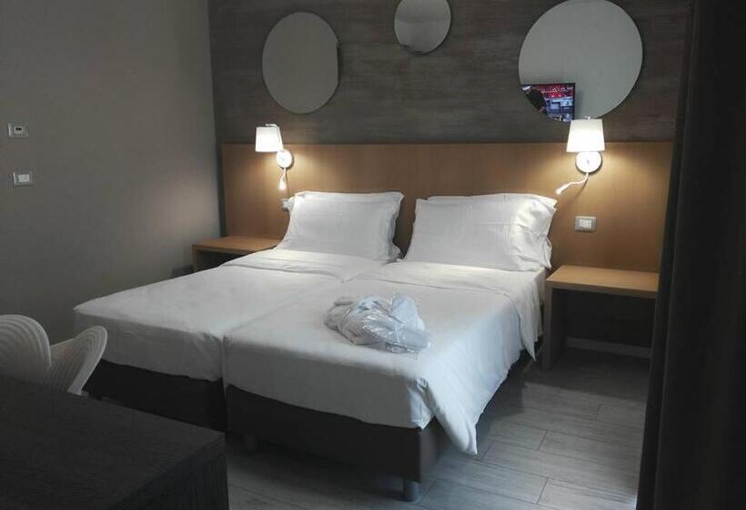 חדר סופריור, Lily