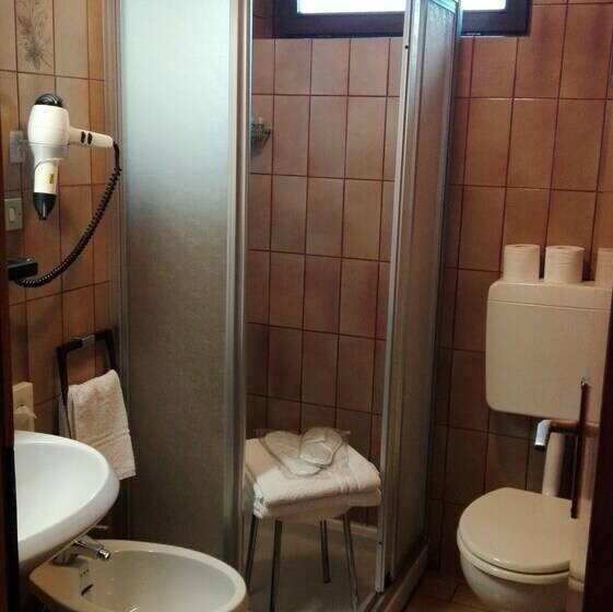 غرفة قياسية رباعية, Belvedere