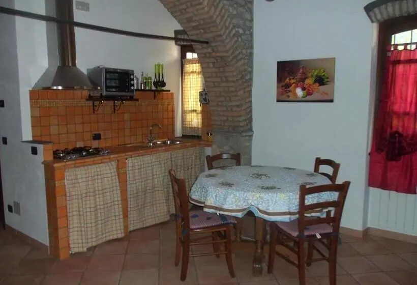 庭の見える１ベッドルームアパートメント, Agriturismo A Veggia Vigna