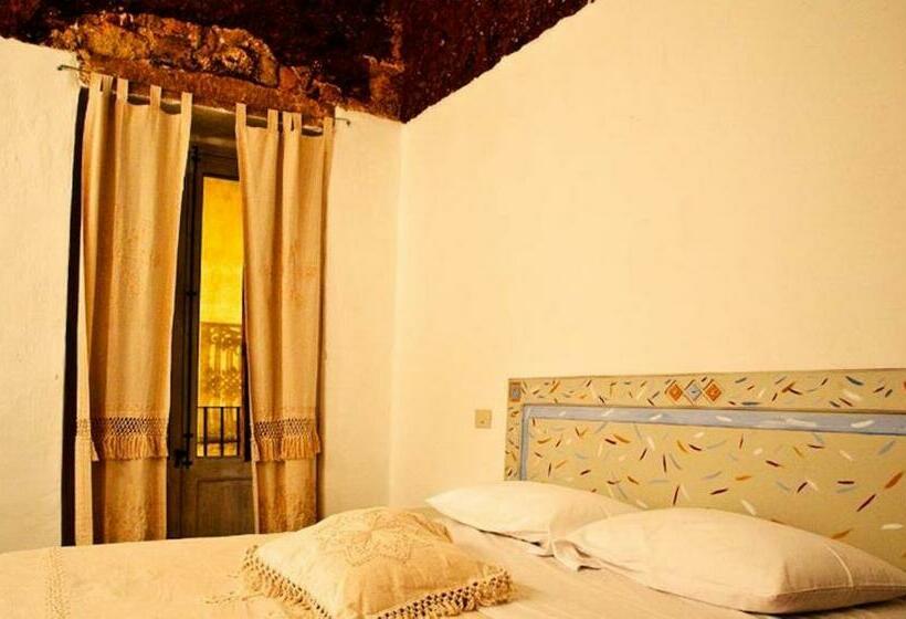 غرفة قياسية, Palazzo Briganti