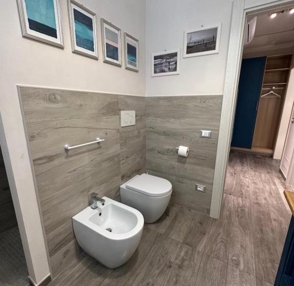 غرفة عائلية, Alcivico3