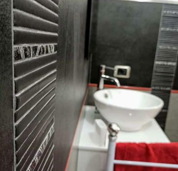 豪华三人间, B&b Omer