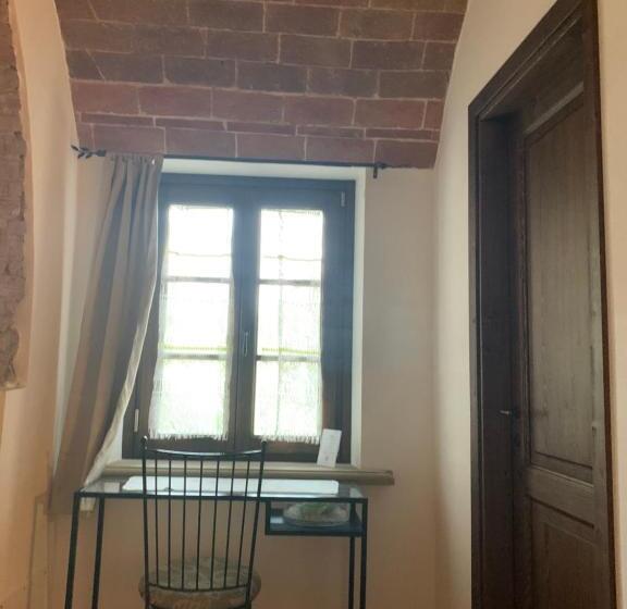 اتاق استاندارد, Bed & Breakfast Podere La Pace