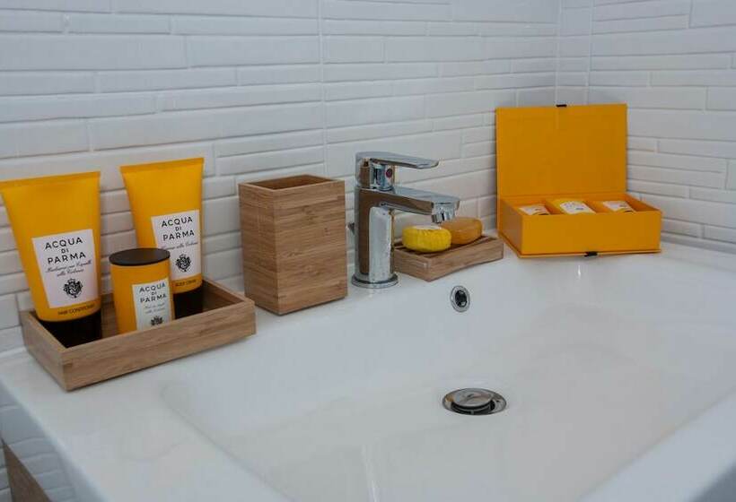 חדר סטנדרט לארבעה, Palazzo Caracciolo