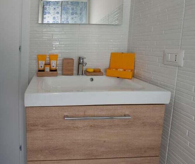 חדר סטנדרט לארבעה, Palazzo Caracciolo