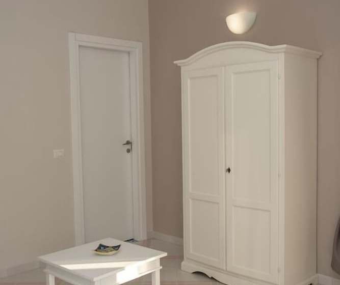 חדר סטנדרט לארבעה, Palazzo Caracciolo