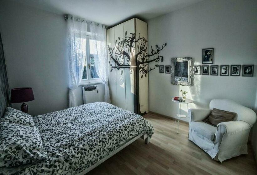 חדר משפחתי, Ritratto Sul Lago