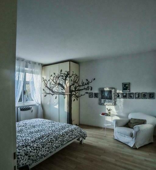 חדר משפחתי, Ritratto Sul Lago