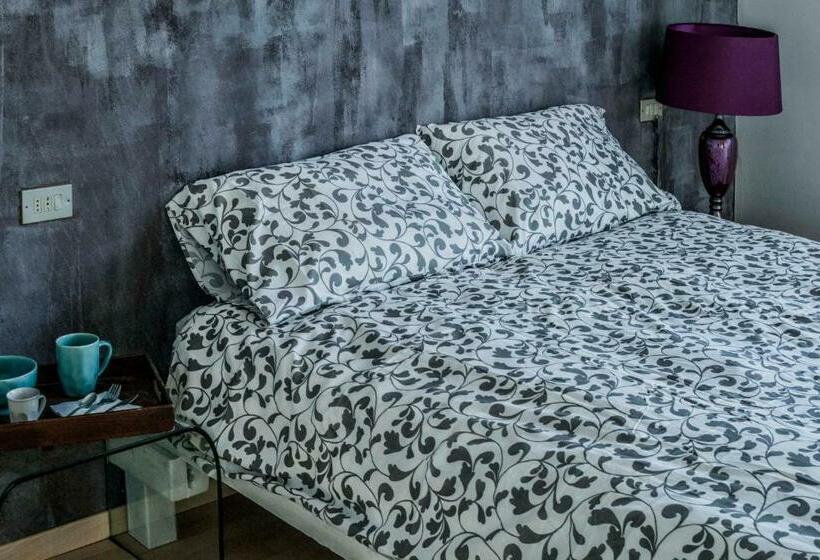 חדר משפחתי, Ritratto Sul Lago