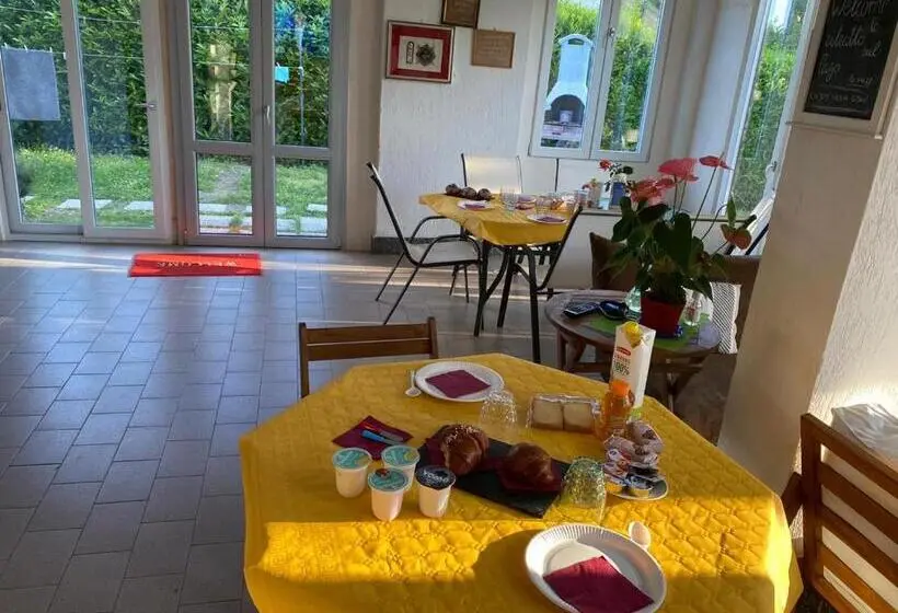 ファミリールーム, Ritratto Sul Lago