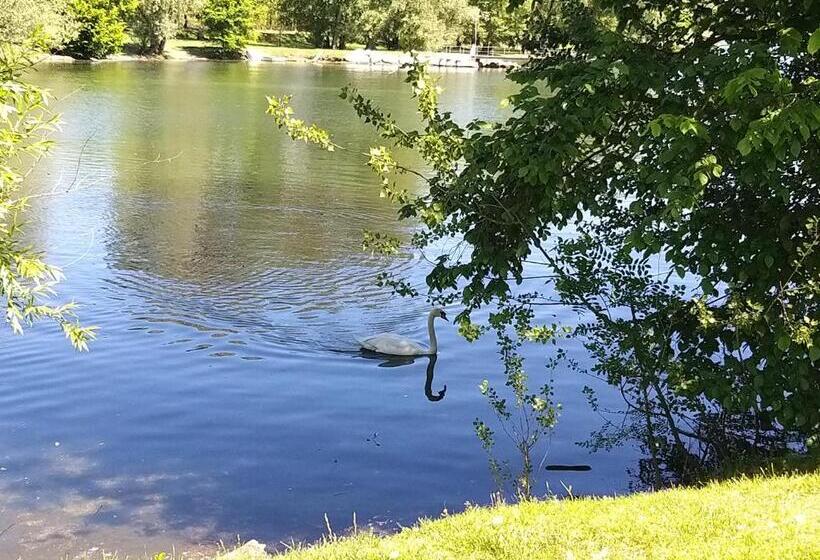 Семейный Номер, Ritratto Sul Lago
