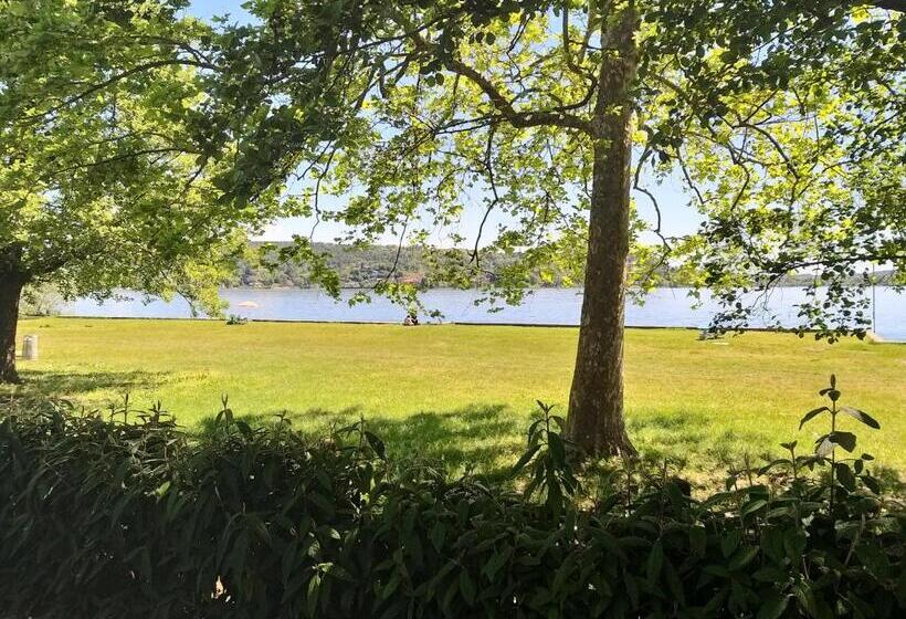 Семейный Номер, Ritratto Sul Lago